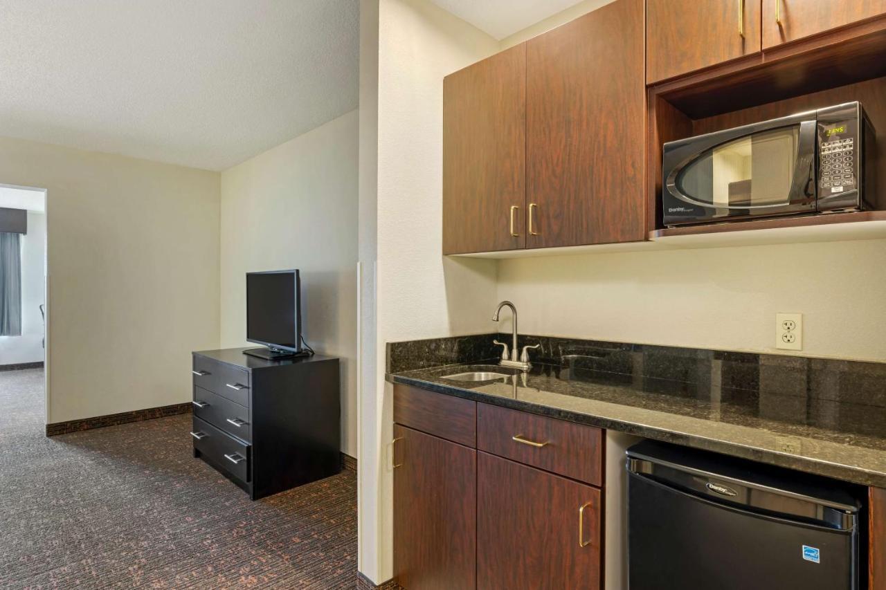 Best Western Plus Omaha Airport Inn Carter Lake Buitenkant foto
